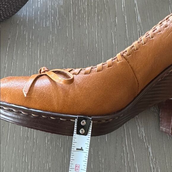 Born Elegant Cognac Tan Leather Peep-Toe Heels Wedge Bow Details Women’s Size 9M - Picture 6 of 14